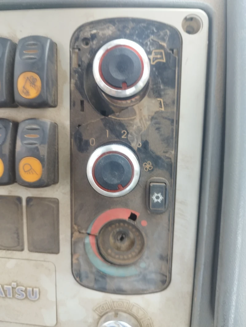 Багер Komatsu WB97R Климатик, снимка 7 - Индустриална техника - 51998851