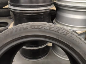 Гуми Зимни 275/40R19, снимка 4 - Гуми и джанти - 47259337