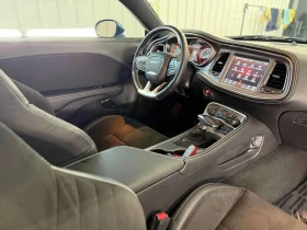 Dodge Challenger  SRT HELLCAT| PANO| KEYLESS GO| 3 КЛЮЧА| CARFAX| , снимка 12