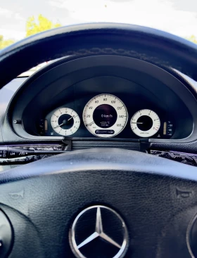 Mercedes-Benz E 320, снимка 6