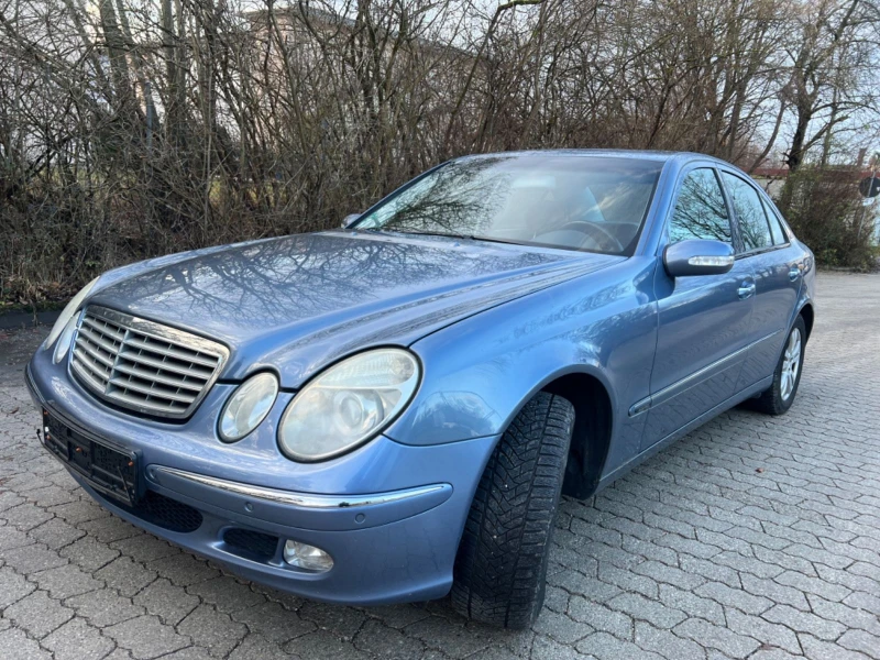 Mercedes-Benz E 320, снимка 8 - Автомобили и джипове - 47271912