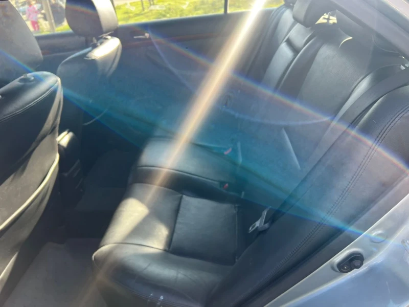 Toyota Avensis 2.2D-4D/КОЖА, снимка 14 - Автомобили и джипове - 52476815
