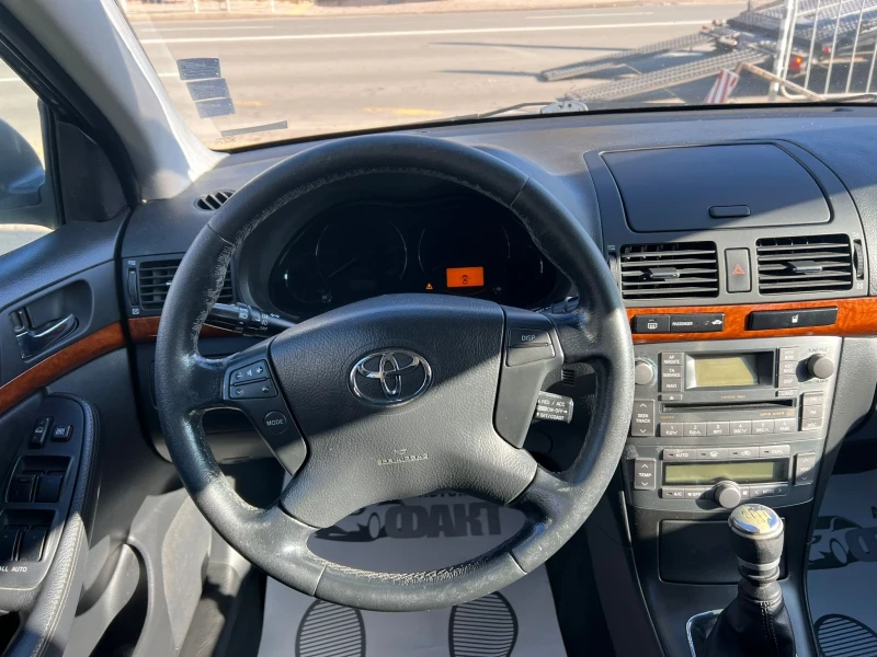 Toyota Avensis 2.2D-4D/КОЖА, снимка 8 - Автомобили и джипове - 52476815