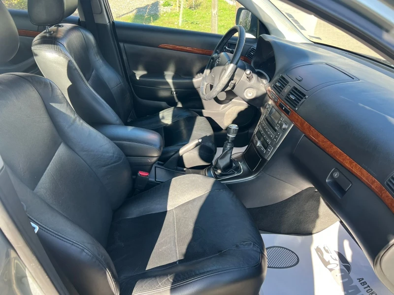 Toyota Avensis 2.2D-4D/КОЖА, снимка 12 - Автомобили и джипове - 52476815