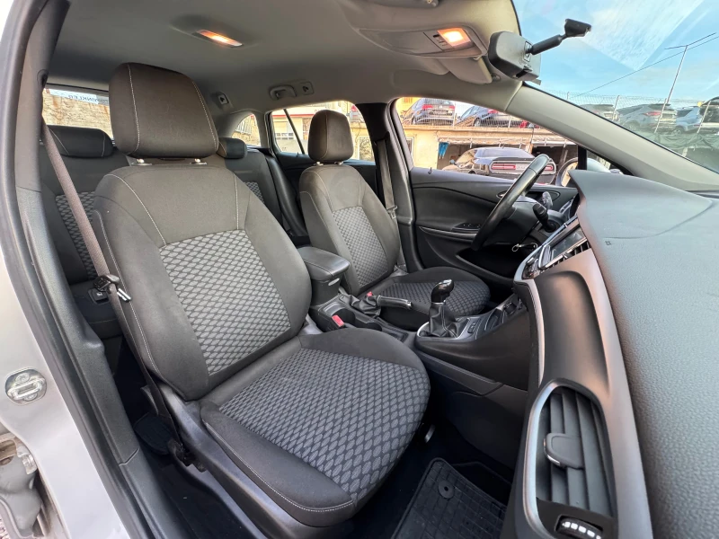 Opel Astra 1.6TDI-95кс, снимка 13 - Автомобили и джипове - 52727942