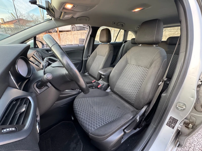 Opel Astra 1.6TDI-95кс, снимка 10 - Автомобили и джипове - 52727942