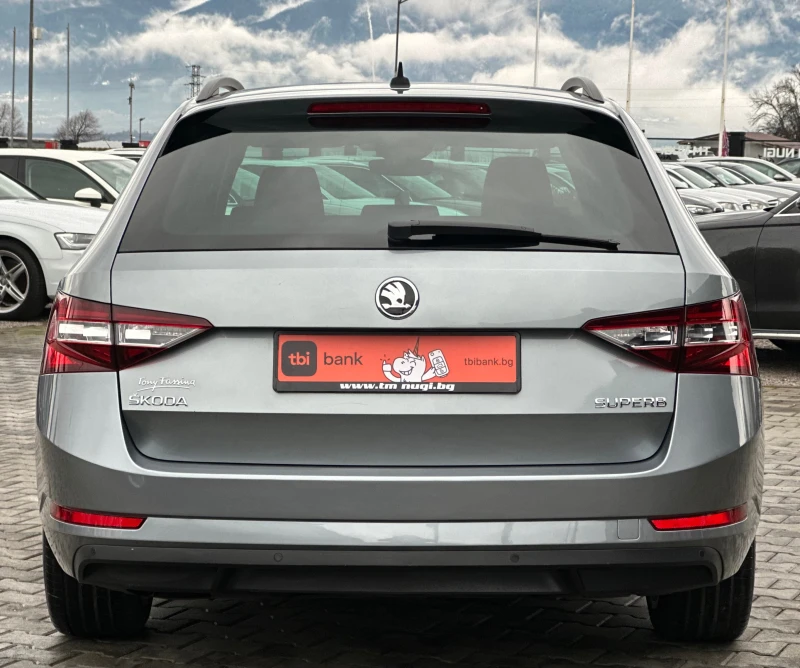 Skoda Superb 2.0TDI* 150kc* LED* NAVI* D&G* TOP* , снимка 5 - Автомобили и джипове - 53056058