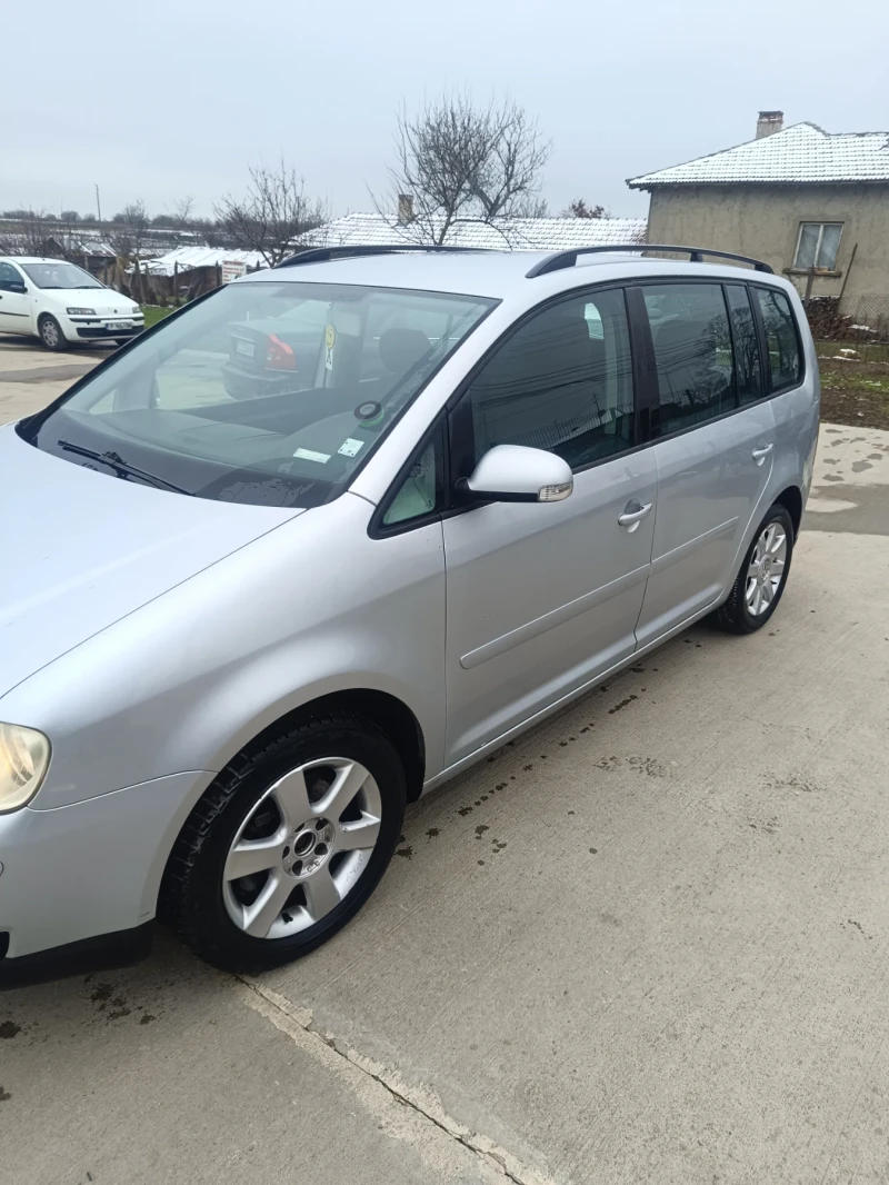 VW Touran 2.0tdi, снимка 2 - Автомобили и джипове - 53575887