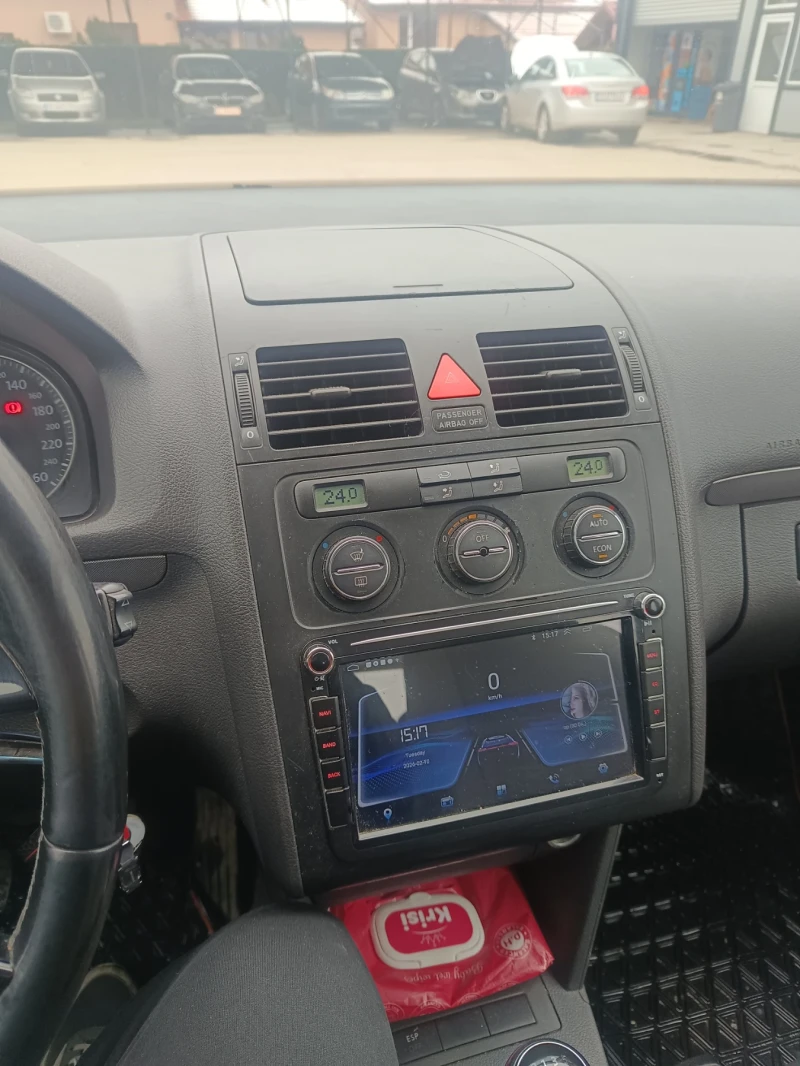 VW Touran 2.0tdi, снимка 11 - Автомобили и джипове - 53575887