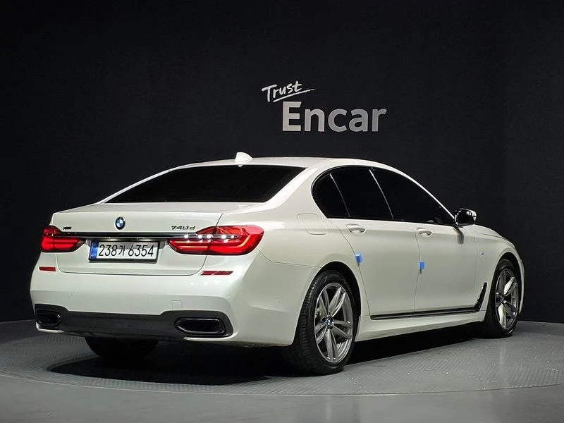 BMW 740 d xDrive M | HARMAN K| DIST| HEAD UP| PANO, снимка 2 - Автомобили и джипове - 55747126