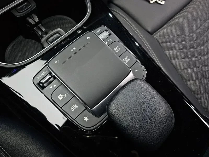 Mercedes-Benz A 250, снимка 17 - Автомобили и джипове - 56740266