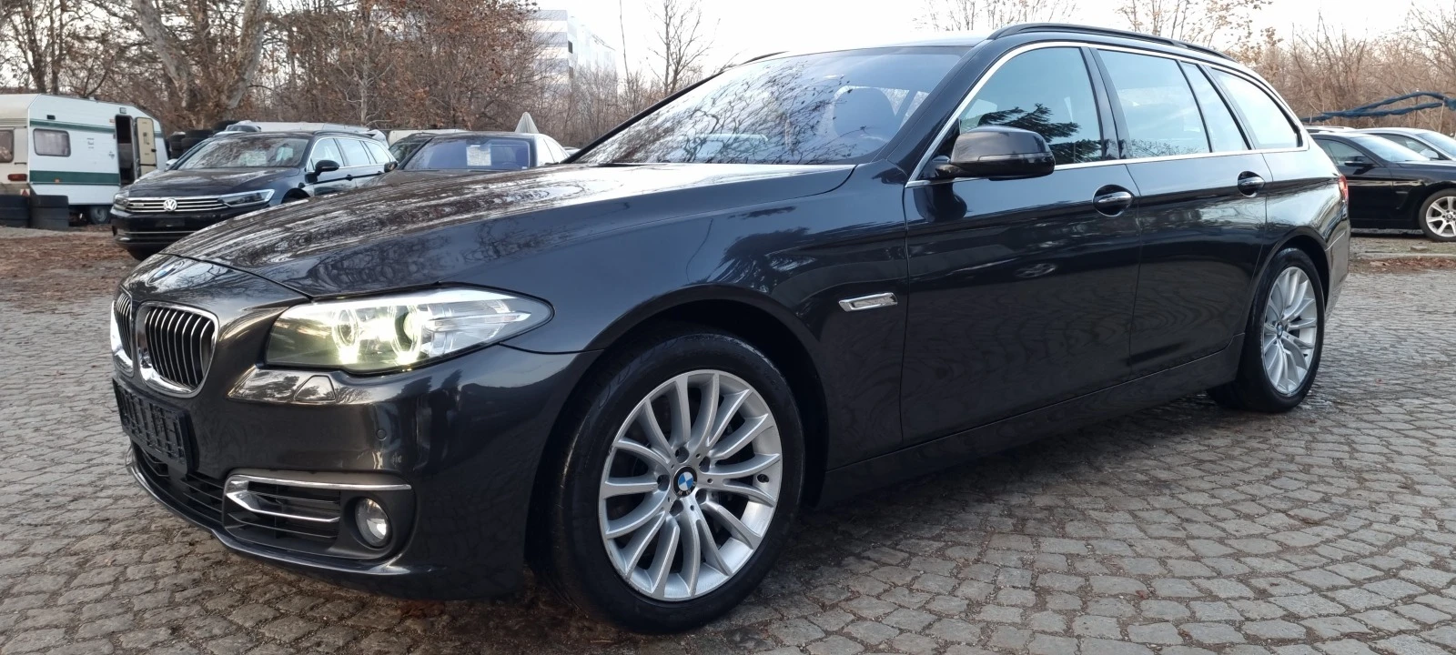 BMW 530 3.0d Xdrive * FACELIFT* DISTRONIC* HEAD UP* SWISS, снимка 1