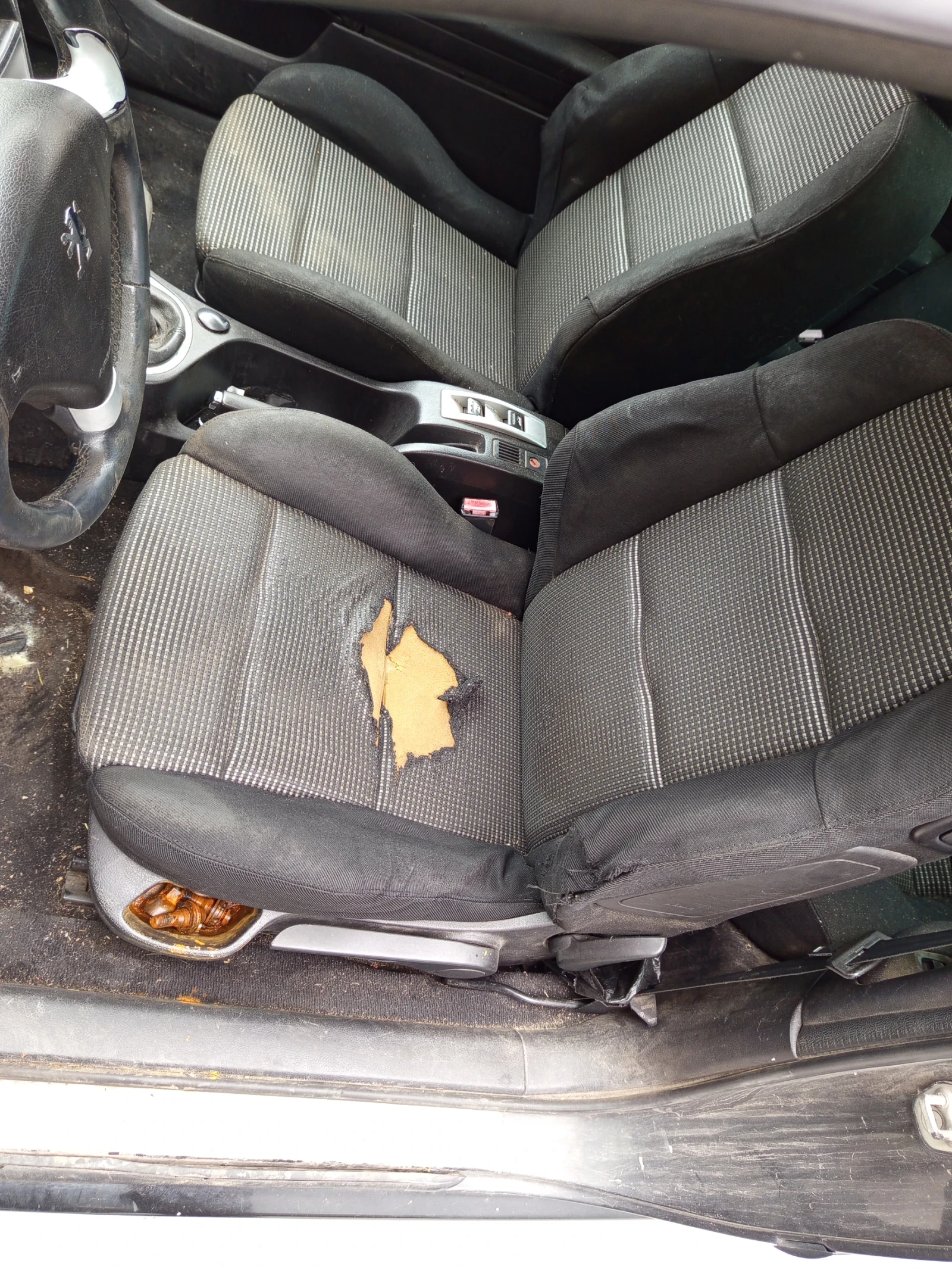 Peugeot 307 1.6 109к.с - изображение 8