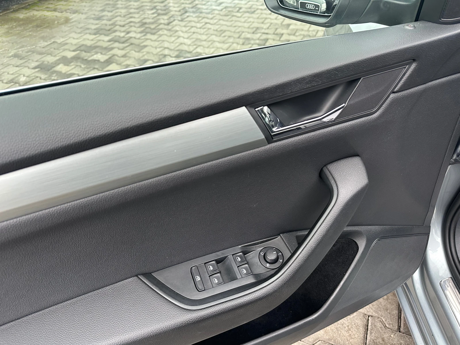 Skoda Superb 2.0TDI* 150kc* LED* NAVI* D&G* TOP*  | Mobile.bg � ����������� 12