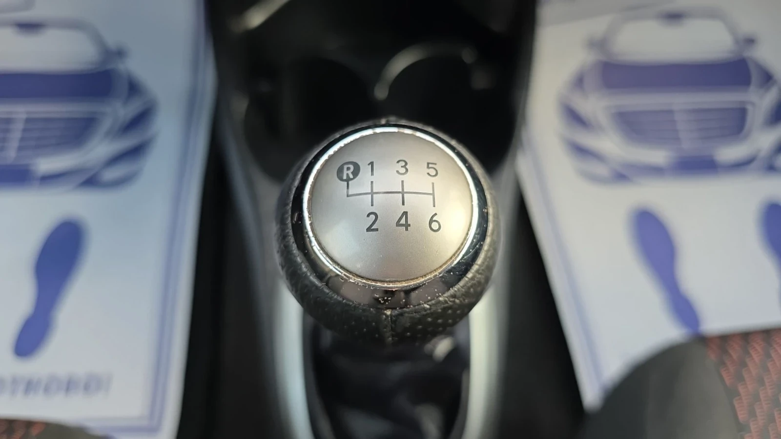 Toyota Yaris 1.3VVT-i 99k.c., снимка 14 - Автомобили и джипове - 53878442