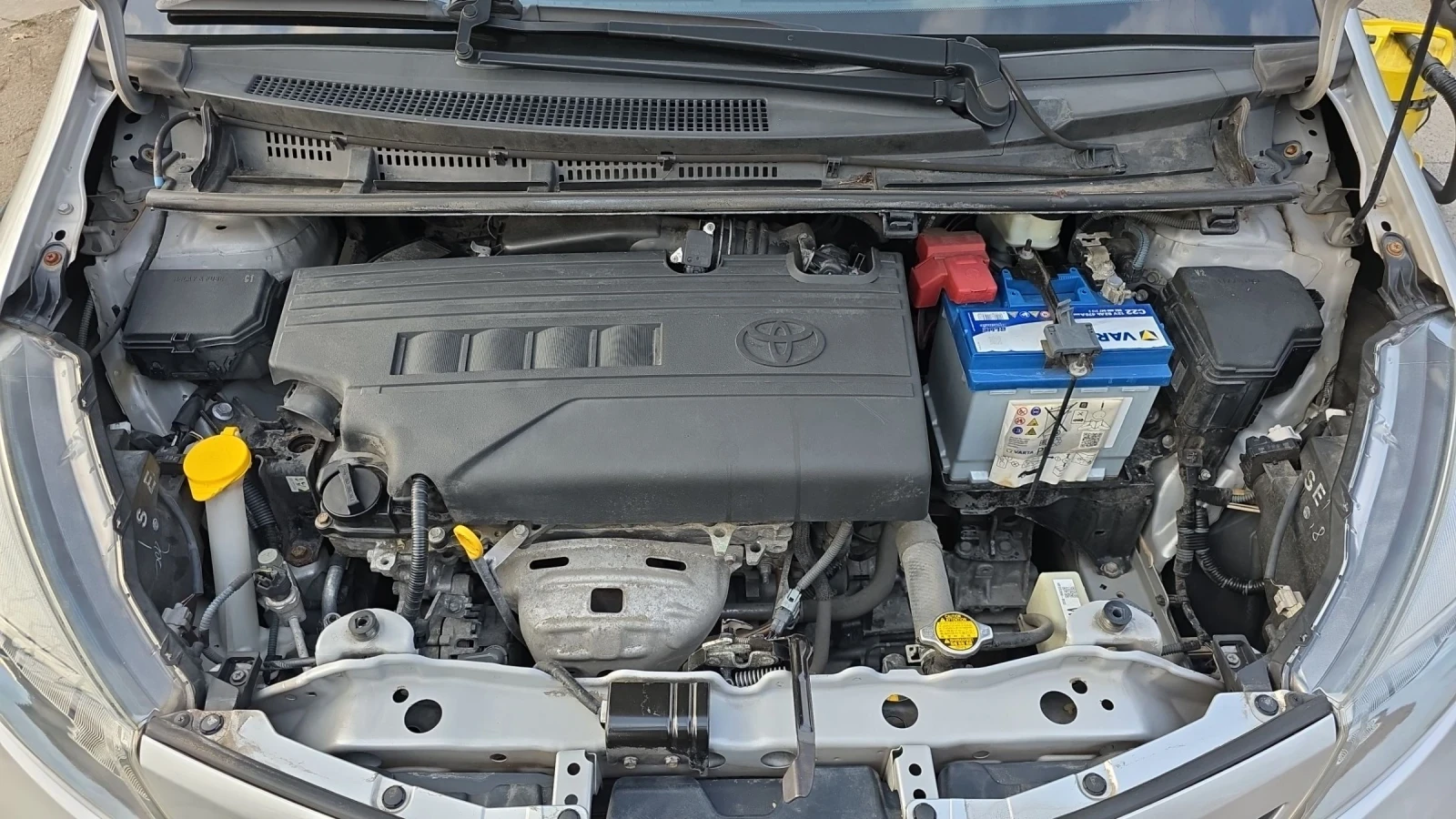 Toyota Yaris 1.3VVT-i 99k.c., снимка 15 - Автомобили и джипове - 53878442