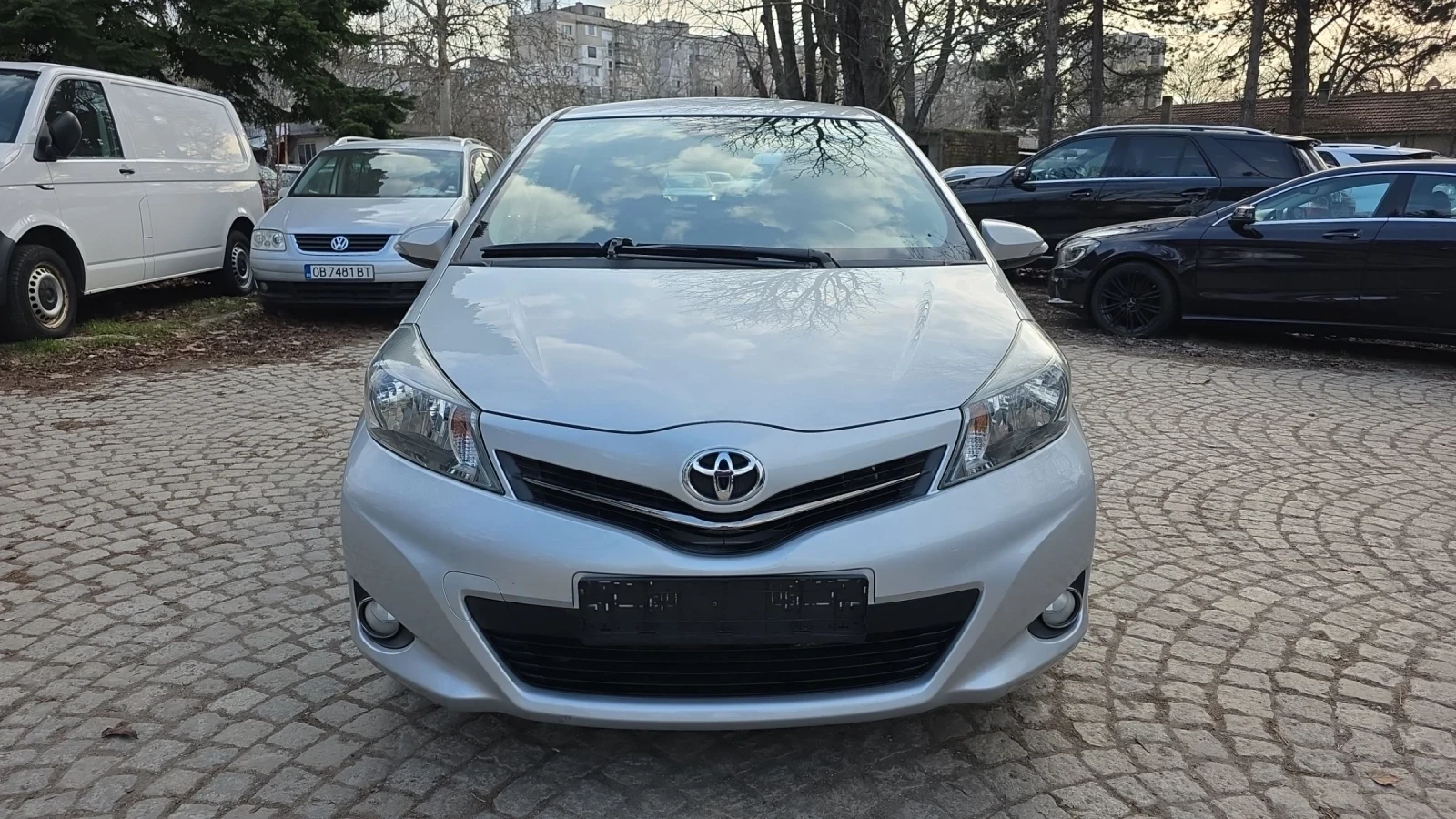 Toyota Yaris 1.3VVT-i 99k.c., снимка 2 - Автомобили и джипове - 53878442
