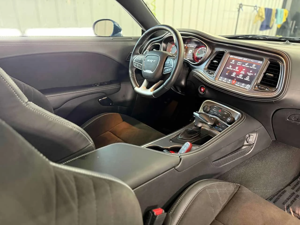 Dodge Challenger  SRT HELLCAT| PANO| KEYLESS GO| 3 КЛЮЧА| CARFAX| , снимка 12 - Автомобили и джипове - 53907629