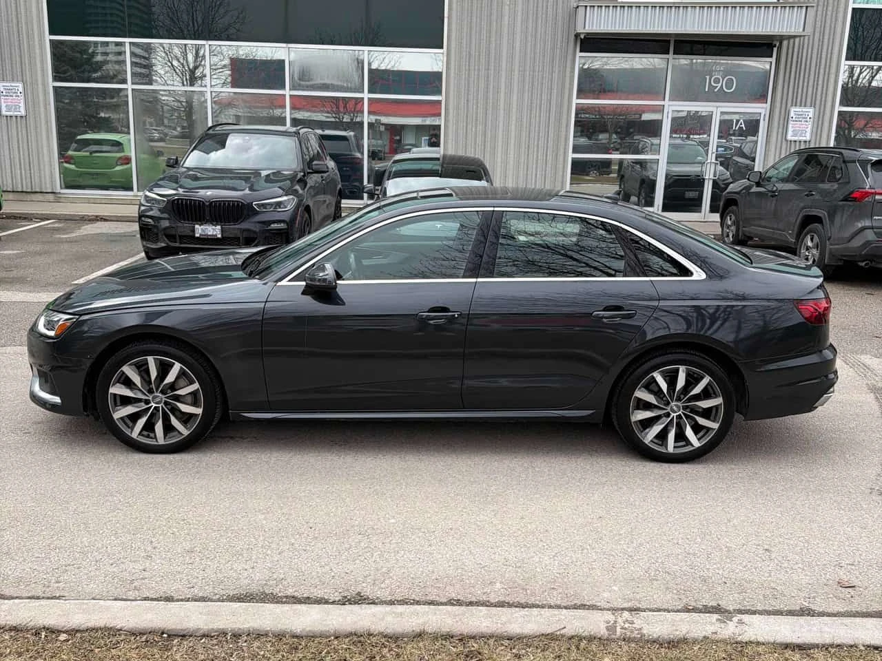 Audi A4 Komfort/CARFAX/KEYLESS/ПОДГРЕВИ/ШИБИДАХ, снимка 3 - Автомобили и джипове - 53907224