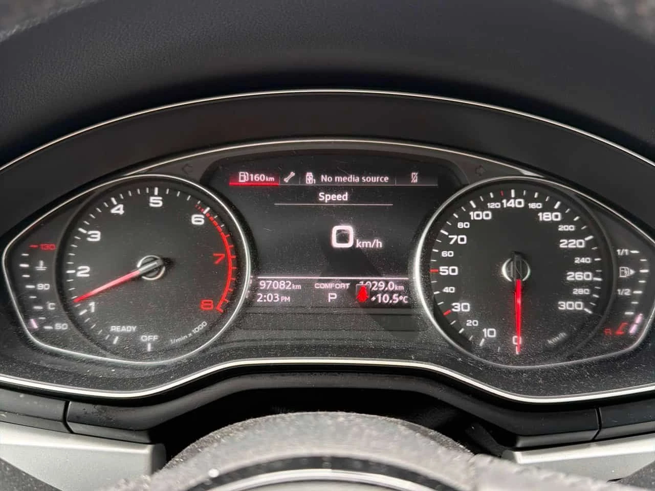 Audi A4 Komfort/CARFAX/KEYLESS/ПОДГРЕВИ/ШИБИДАХ, снимка 8 - Автомобили и джипове - 53907224