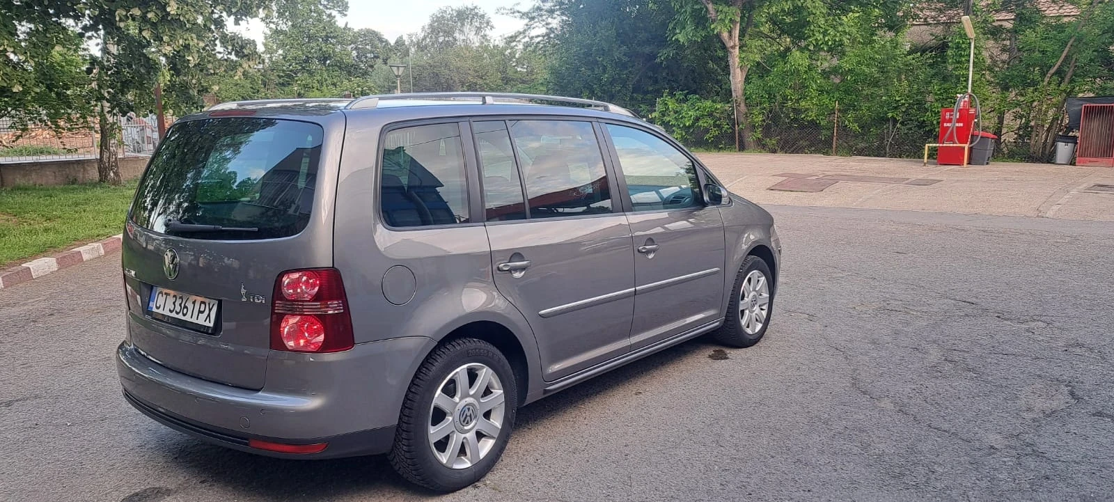 VW Touran 1.9 TDI 105, снимка 3 - Автомобили и джипове - 54001073