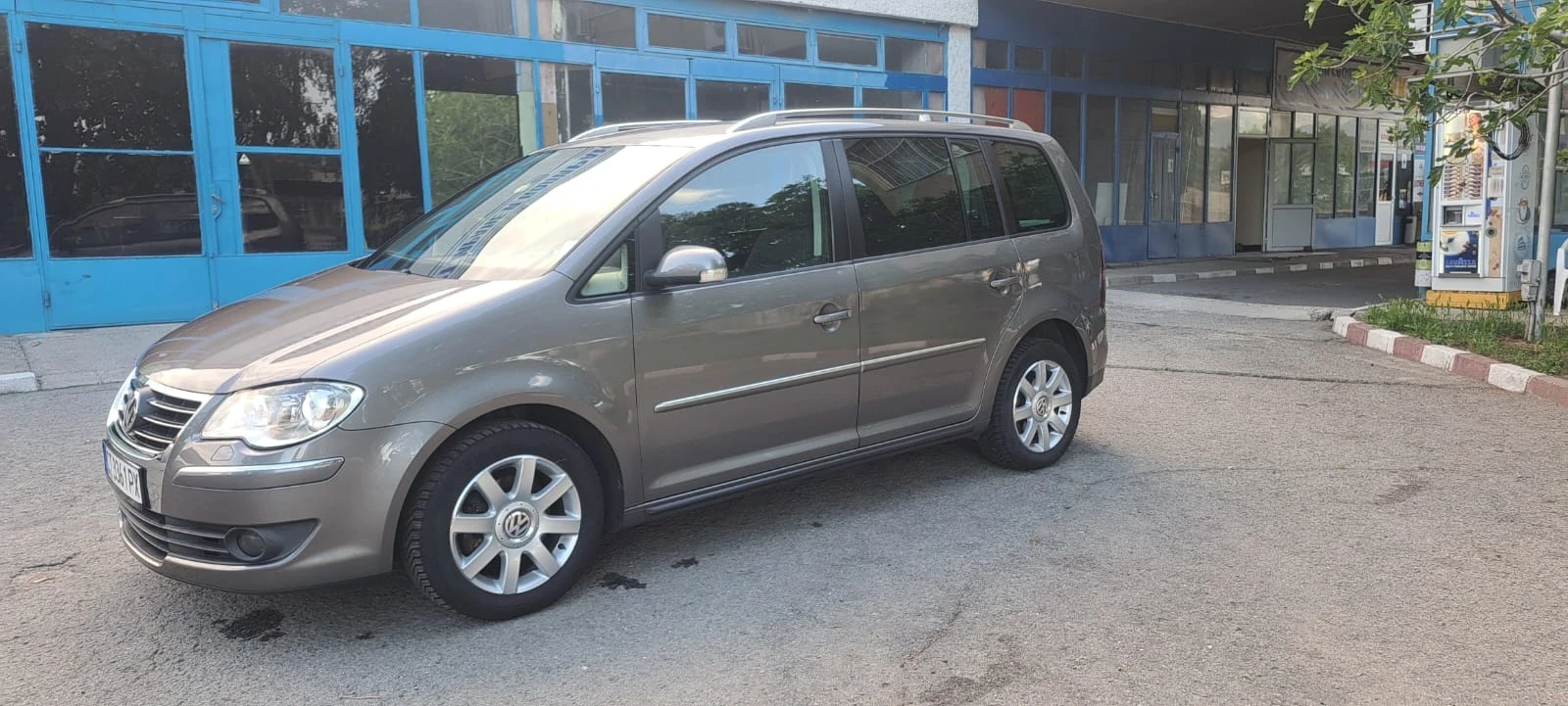 VW Touran 1.9 TDI 105, снимка 2 - Автомобили и джипове - 54001073