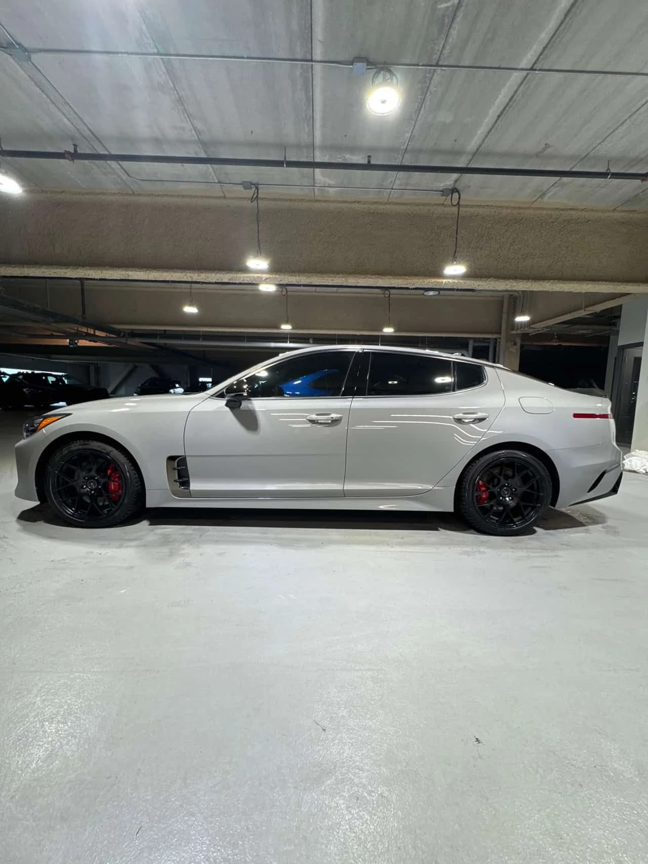 Kia Stinger AWD  CARFAX, снимка 2 - Автомобили и джипове - 54078612