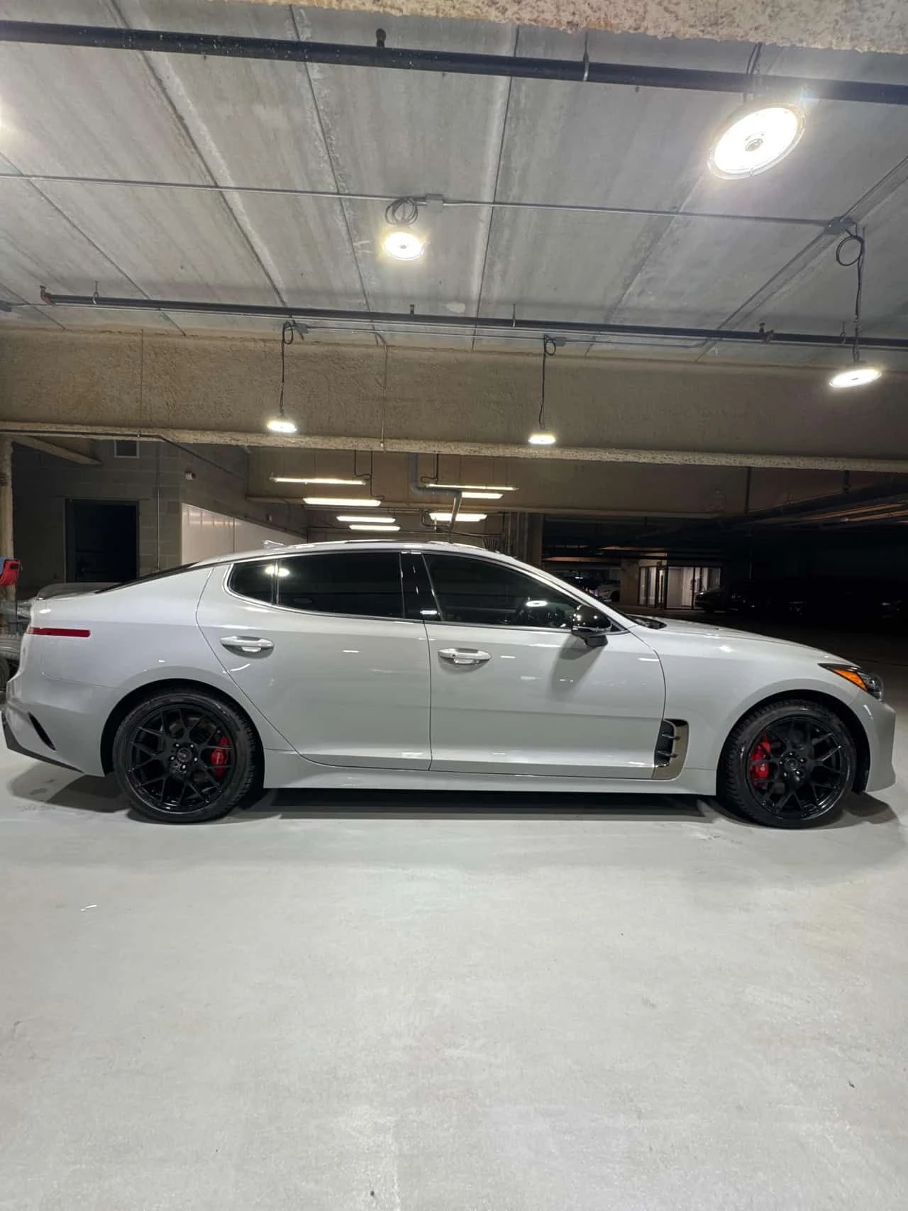 Kia Stinger AWD  CARFAX, снимка 3 - Автомобили и джипове - 54078612