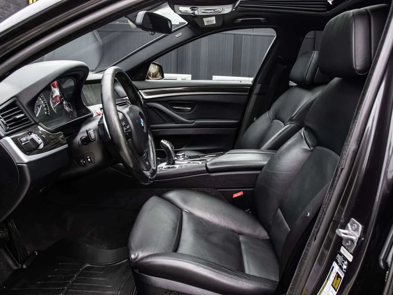 BMW 535 * xDrive * М-пакет* ФИСКИРАНА ЦЕНА* , снимка 2 - Автомобили и джипове - 54157091