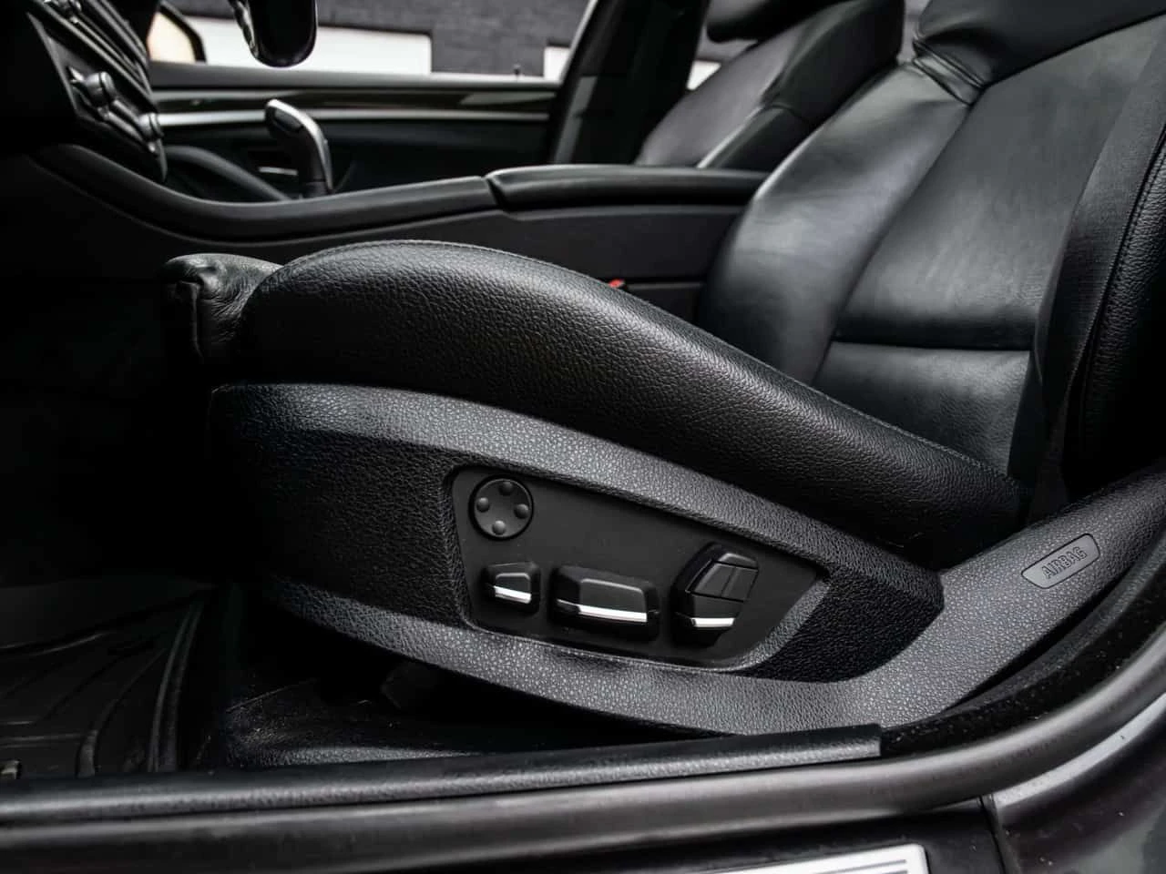 BMW 535 * xDrive * М-пакет* ФИСКИРАНА ЦЕНА* , снимка 12 - Автомобили и джипове - 54157091