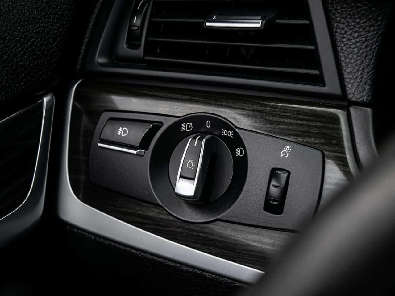 BMW 535 * xDrive * М-пакет* ФИСКИРАНА ЦЕНА* , снимка 14 - Автомобили и джипове - 54157091