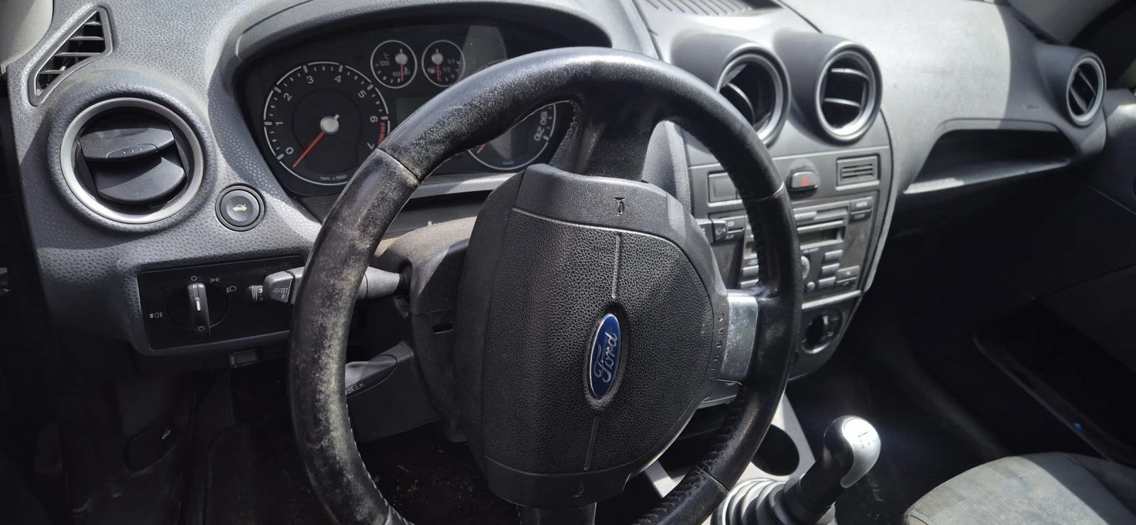 Ford Fiesta 1.25i, снимка 6 - Автомобили и джипове - 54246876