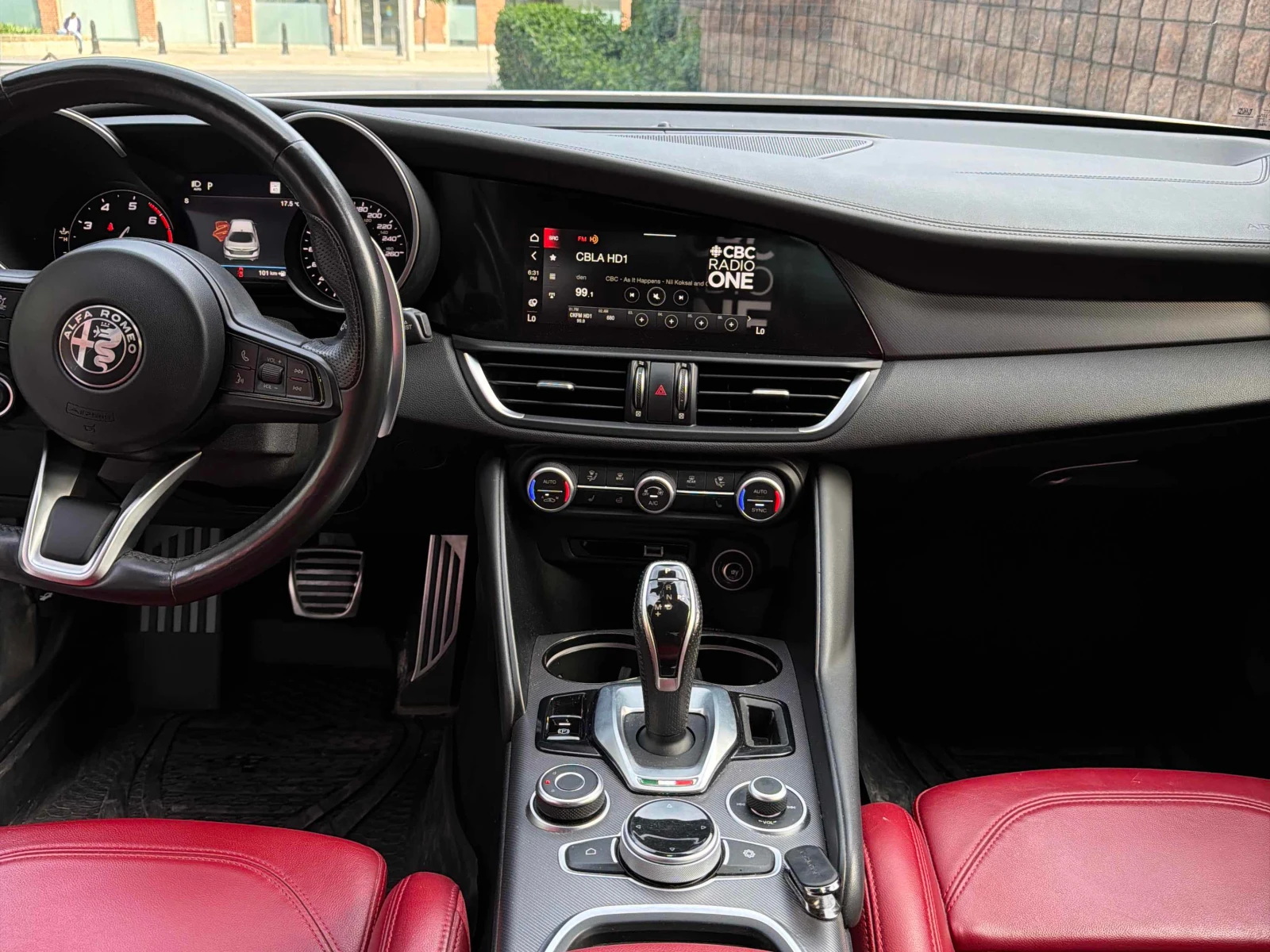 Alfa Romeo Giulia VELOCE/AWD/H&K/Distronic, снимка 10 - Автомобили и джипове - 54910912