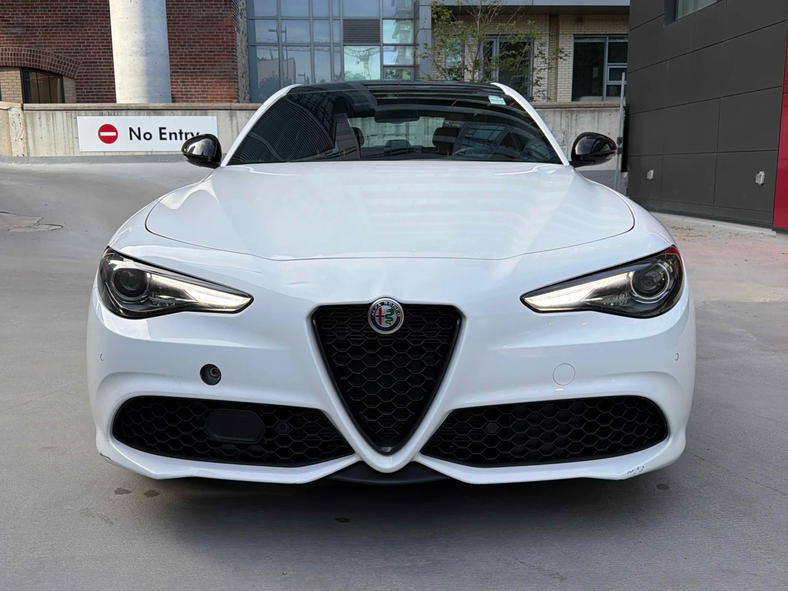 Alfa Romeo Giulia VELOCE/AWD/H&K/Distronic, снимка 2 - Автомобили и джипове - 54910912