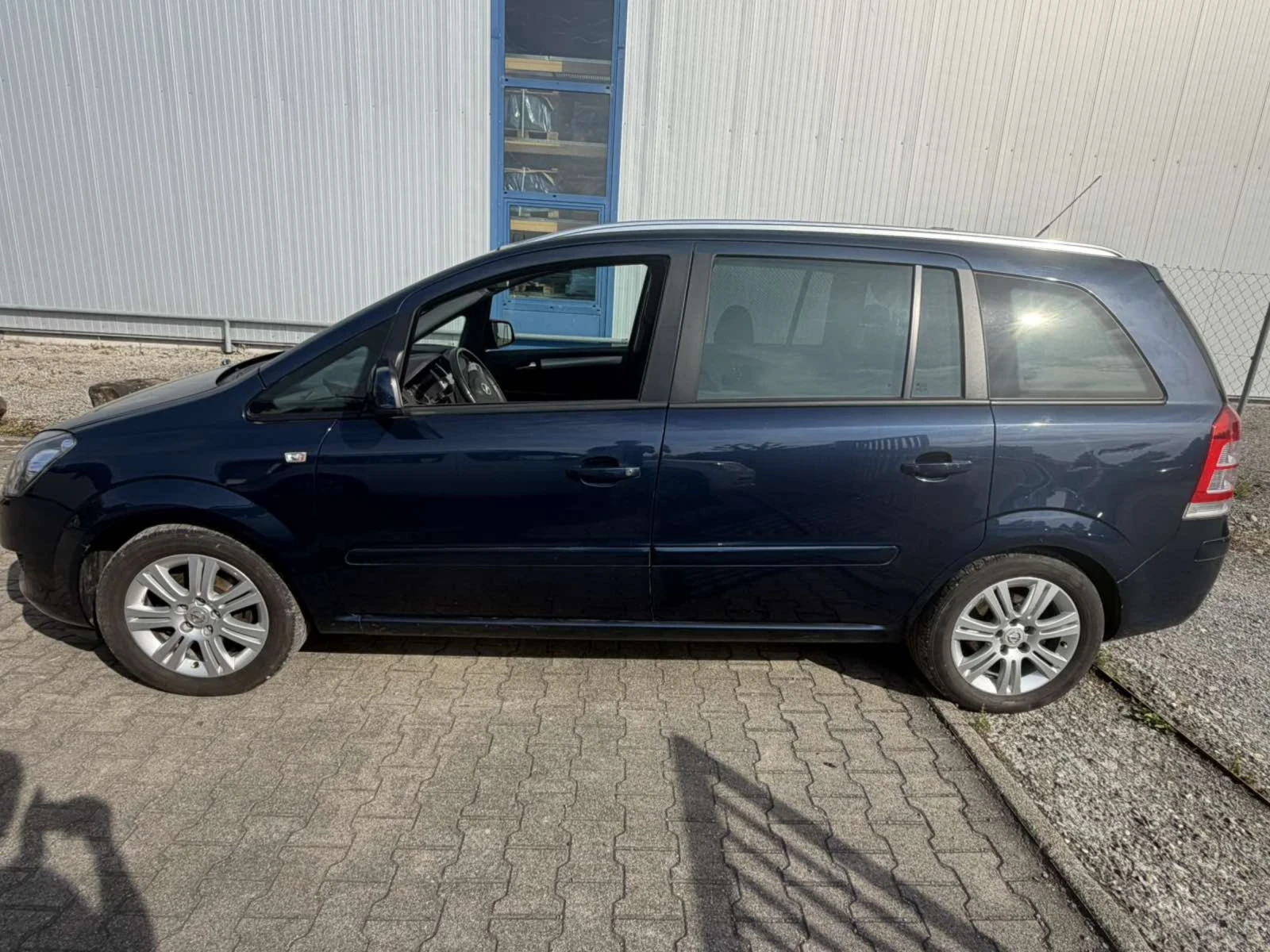 Opel Zafira 1.8 FACELIFT, 6+ 1, снимка 8 - Автомобили и джипове - 54941201