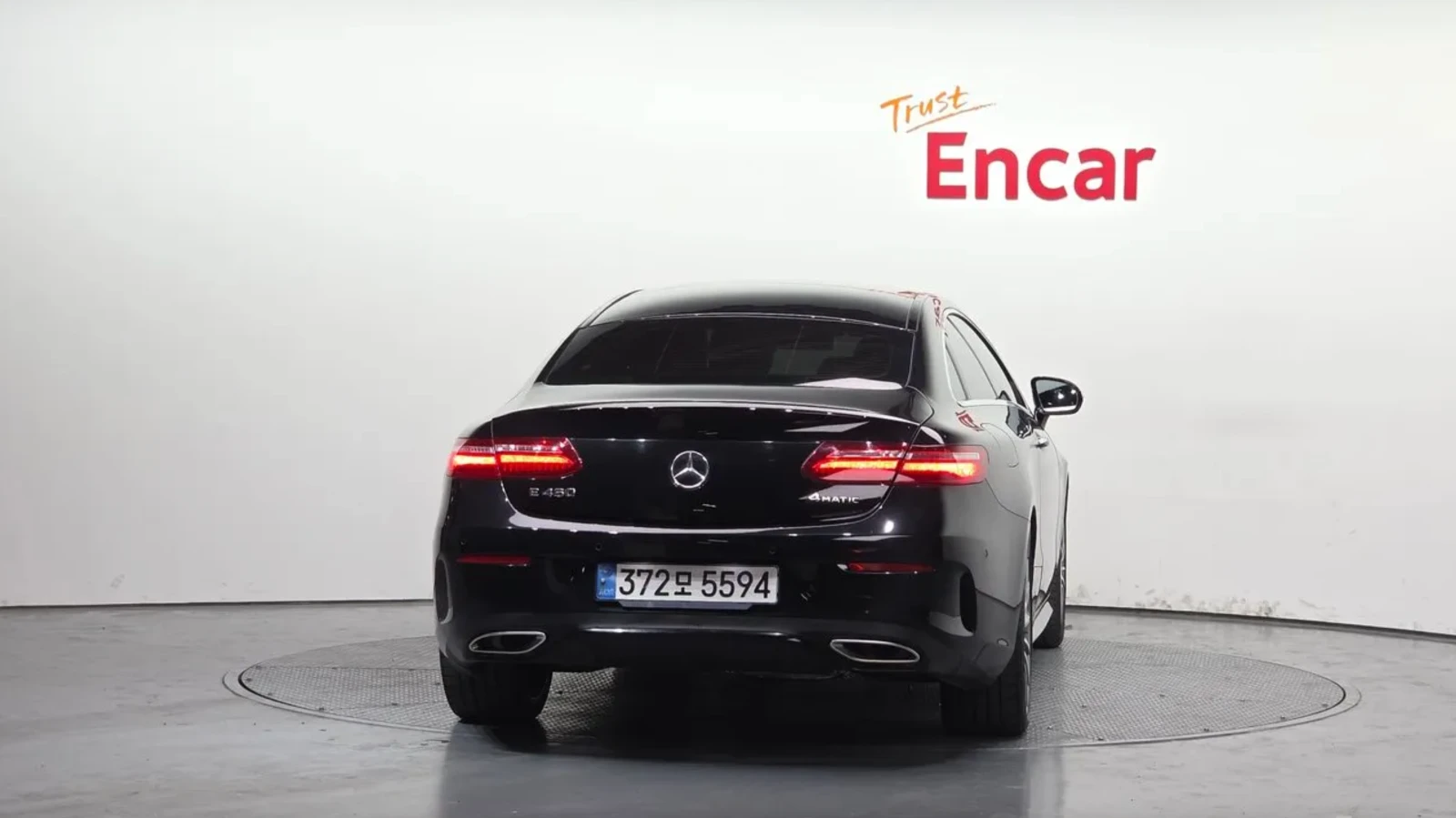 Mercedes-Benz E 450 AMG PKG/ 360 CAM/BURMASTER/HEAD UP/DISTRONIC, снимка 4 - Автомобили и джипове - 54946756