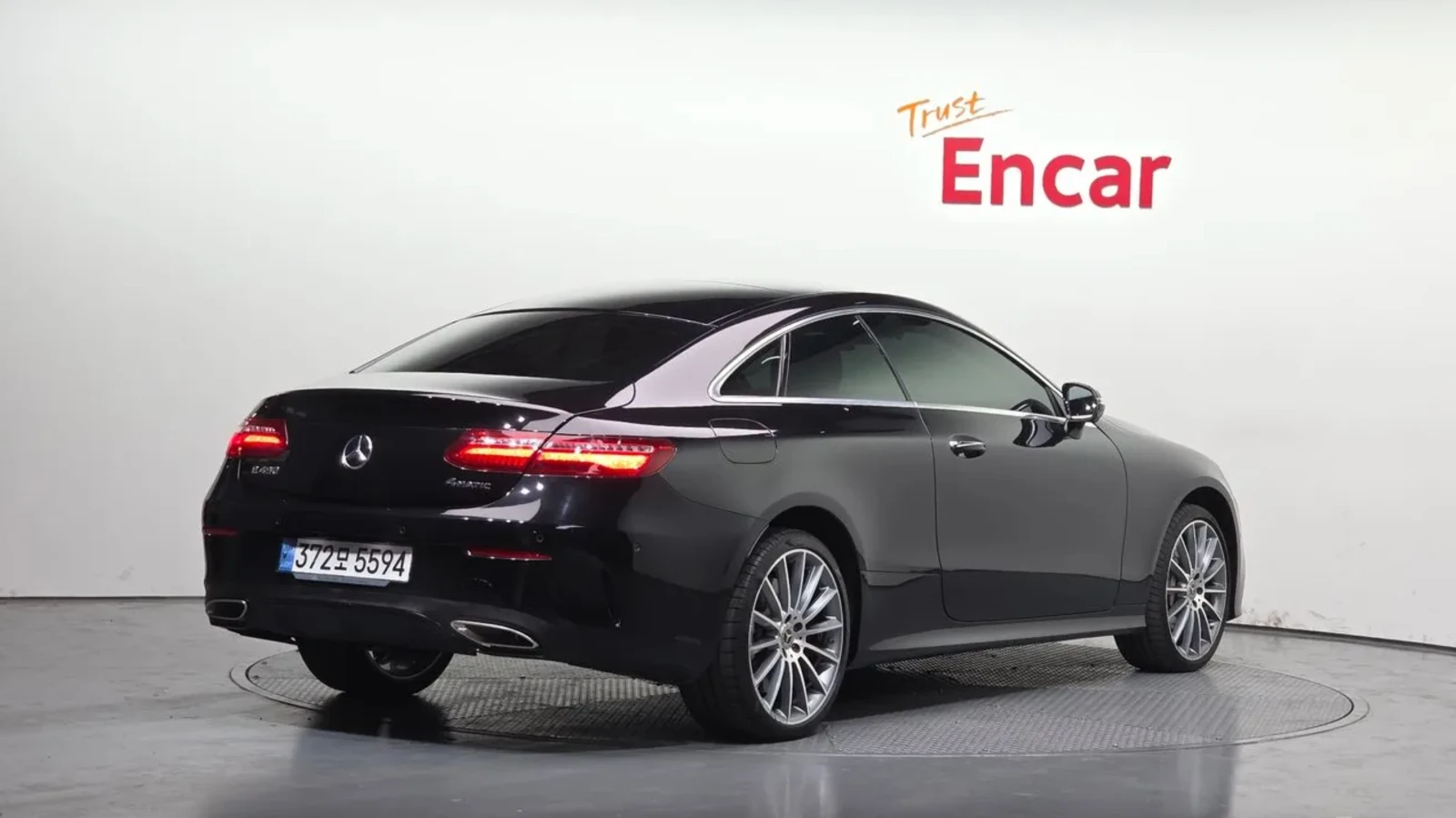 Mercedes-Benz E 450 AMG PKG/ 360 CAM/BURMASTER/HEAD UP/DISTRONIC, снимка 2 - Автомобили и джипове - 54946756