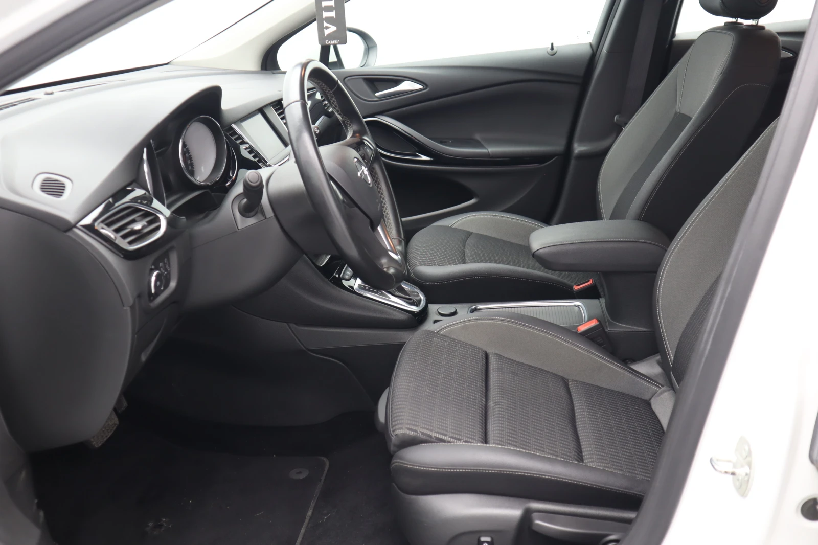 Opel Astra 1.4T, снимка 9 - Автомобили и джипове - 55049870