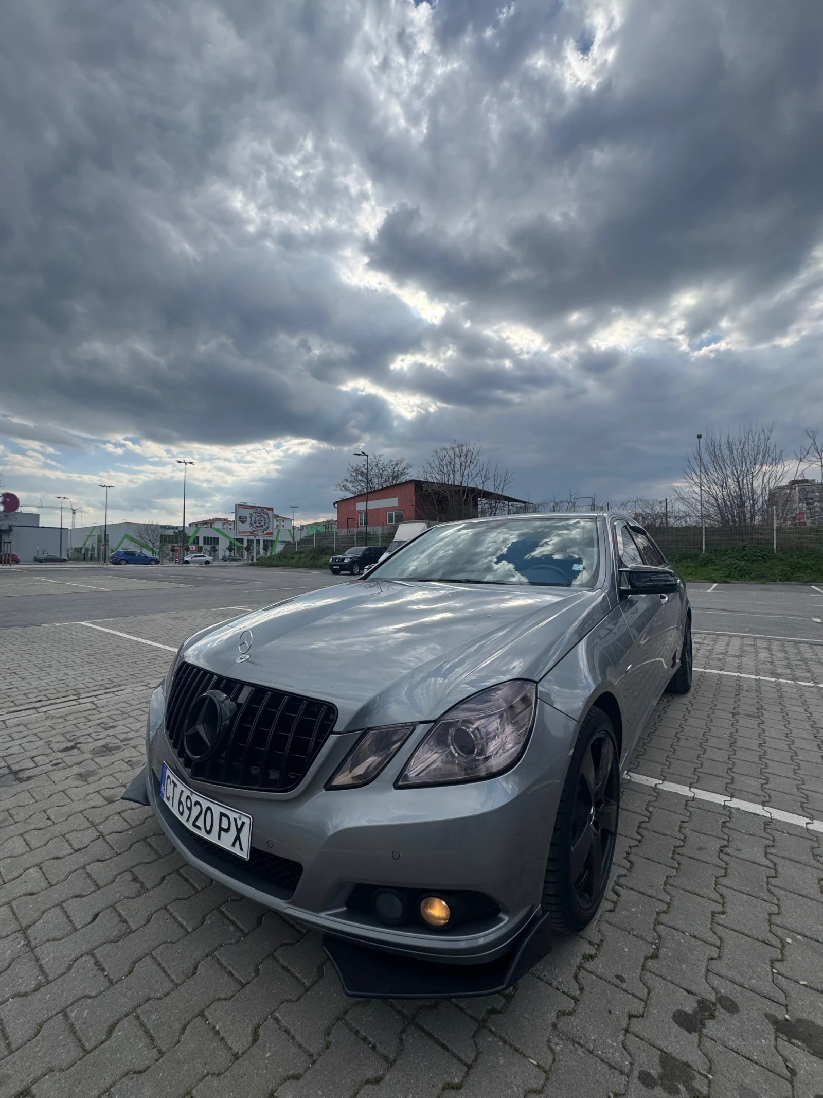 Mercedes-Benz E 220 220, снимка 10 - Автомобили и джипове - 55193346