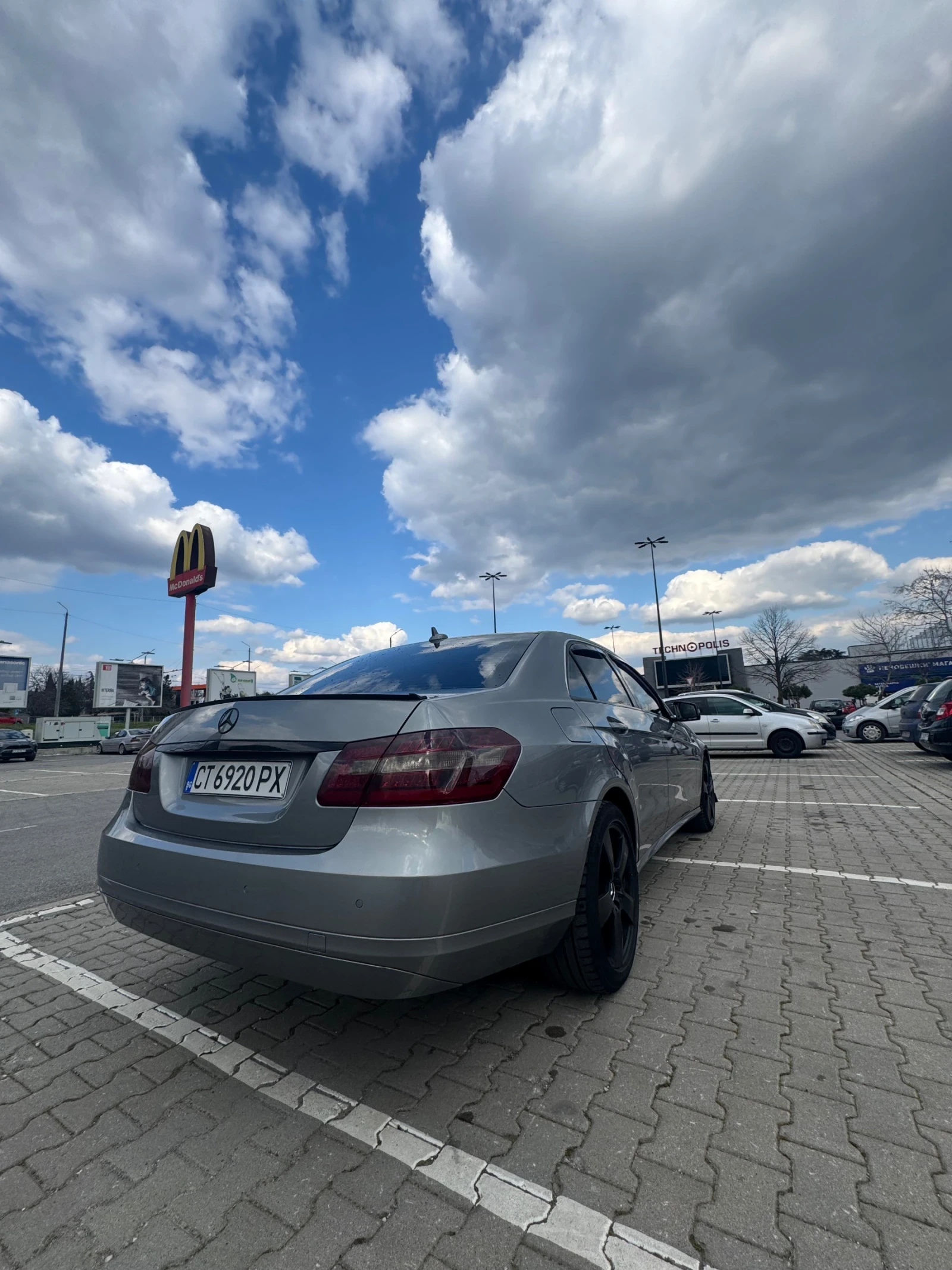 Mercedes-Benz E 220 220, снимка 7 - Автомобили и джипове - 55193346