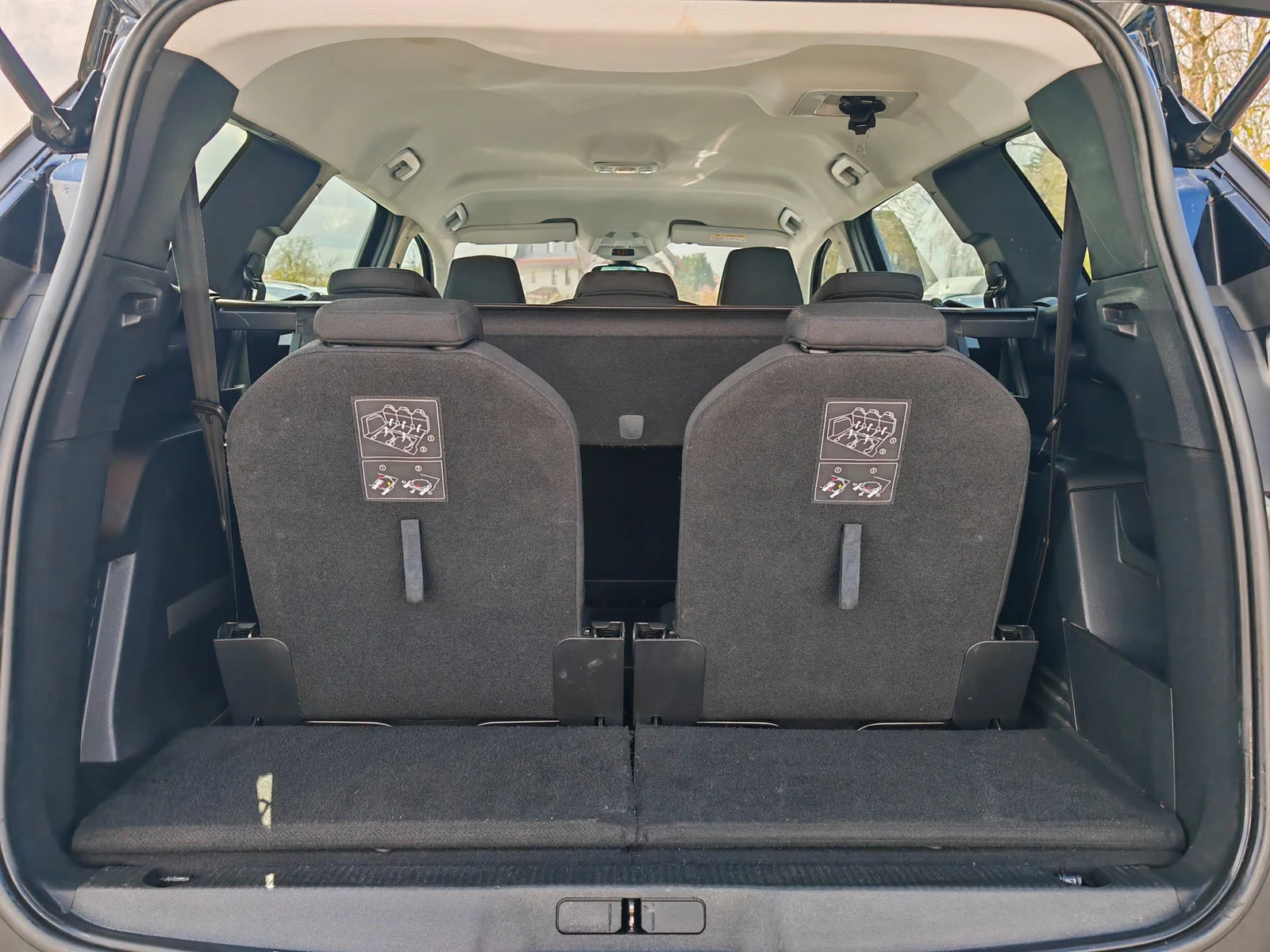 Peugeot 5008 PURE-TECH/131HP/7S/CAM/LED/CPLAY/KLESS/633q, снимка 13 - Автомобили и джипове - 55788096
