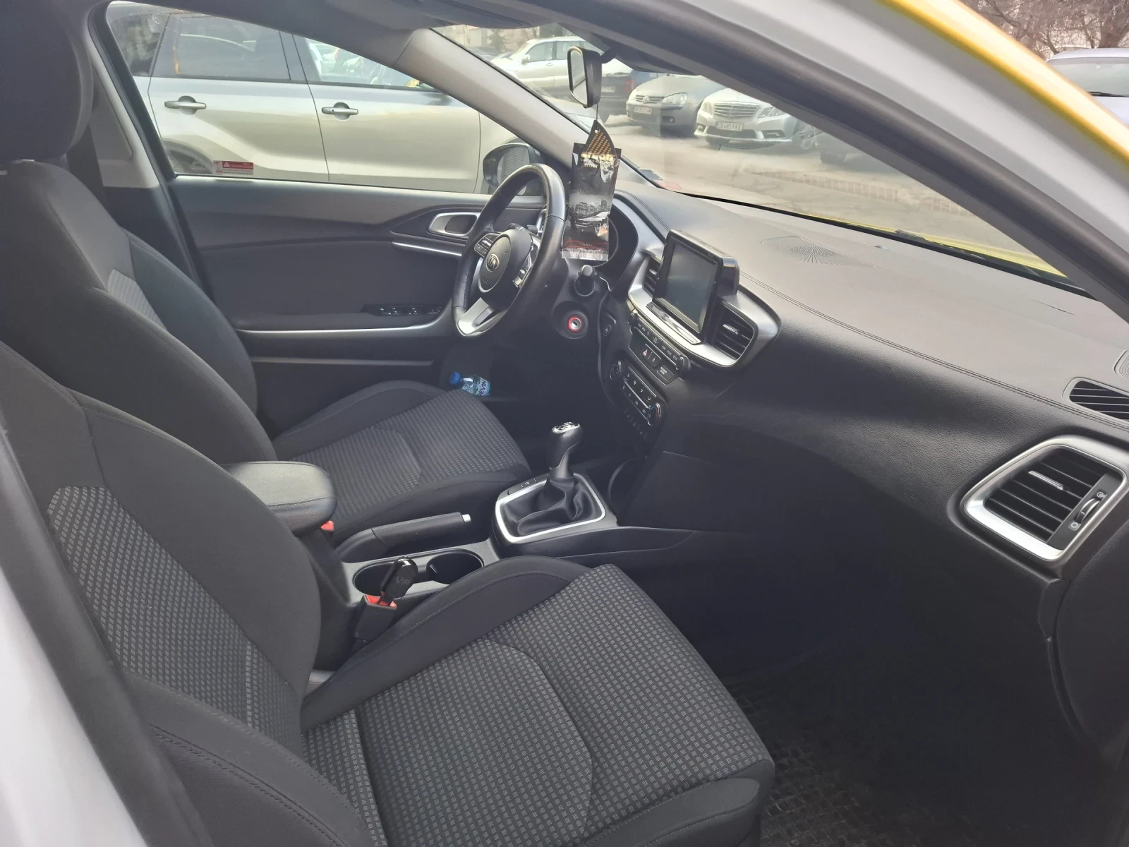 Kia Ceed 1.4, снимка 9 - Автомобили и джипове - 55803106