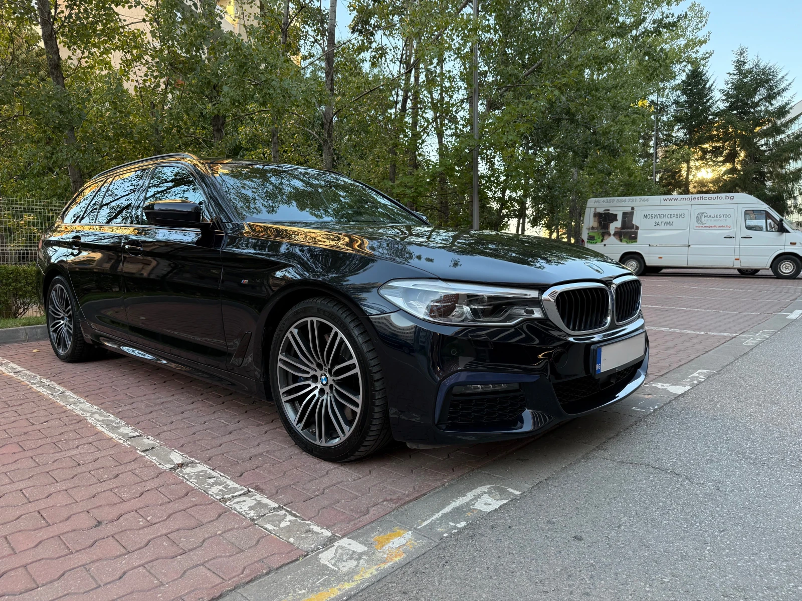 BMW 540 BMW 540d xDrive Touring G31 / Adaptive Drive / B&W, снимка 6 - Автомобили и джипове - 56238389