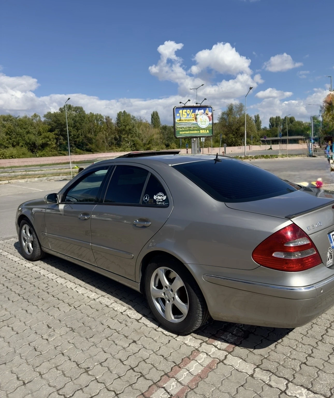 Mercedes-Benz E 320, снимка 4 - Автомобили и джипове - 56244510