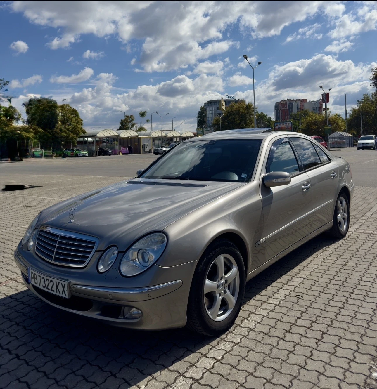 Mercedes-Benz E 320