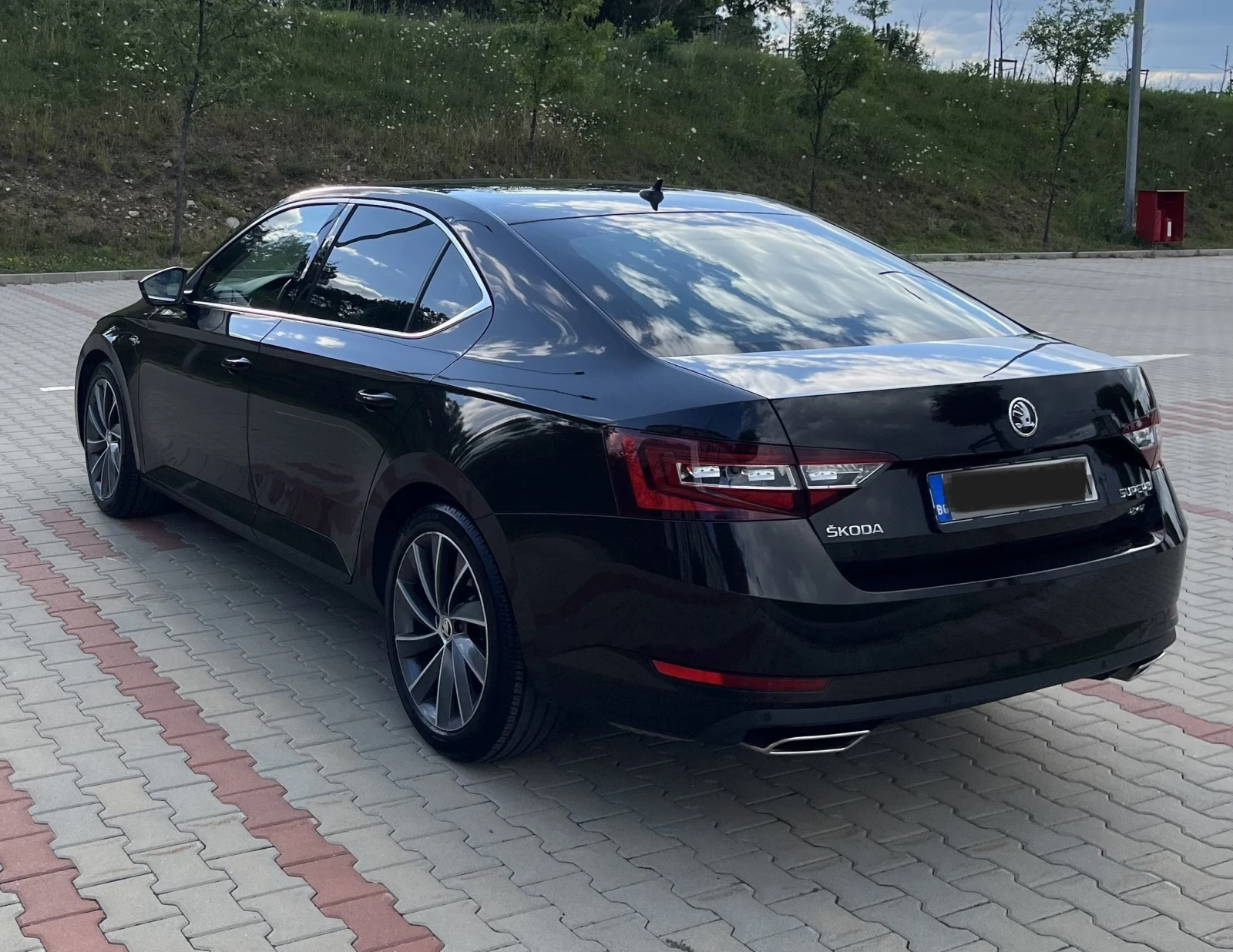 Skoda Superb  L&K 2.0 TSI 280hp 4x4 , снимка 3 - Автомобили и джипове - 56304425