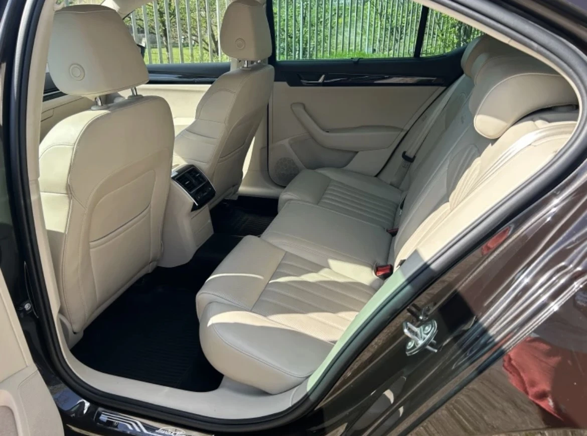 Skoda Superb  L&K 2.0 TSI 280hp 4x4 , снимка 11 - Автомобили и джипове - 56304425