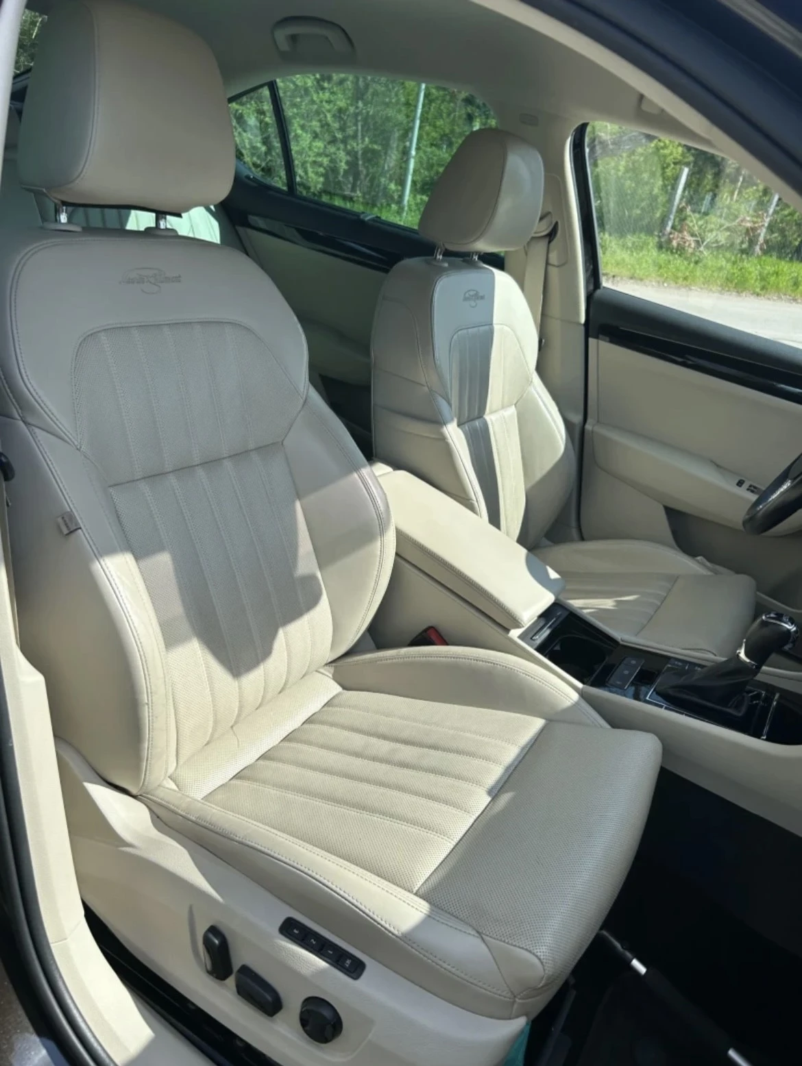 Skoda Superb  L&K 2.0 TSI 280hp 4x4 , снимка 10 - Автомобили и джипове - 56304425