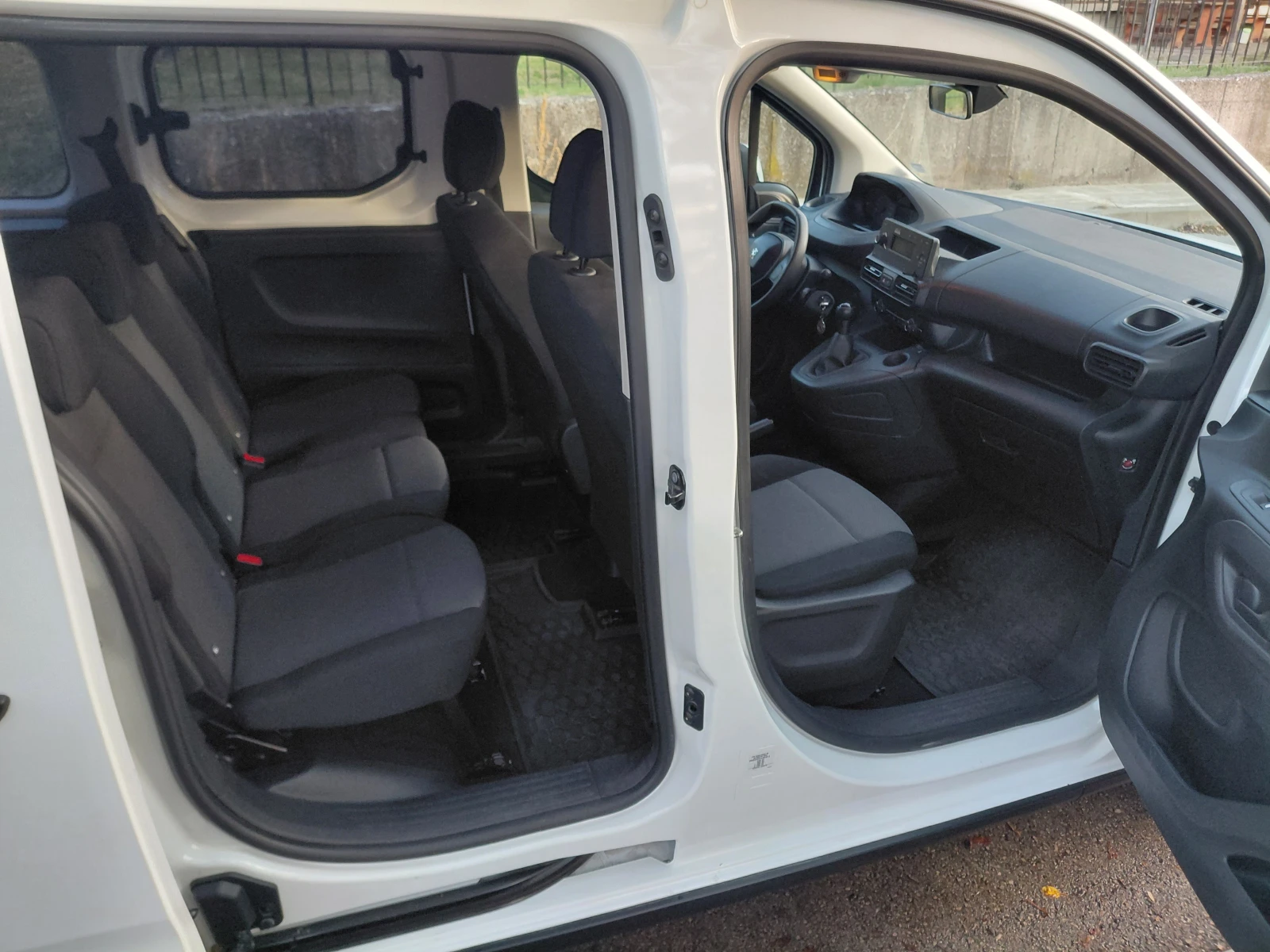 Peugeot Rifter, снимка 6 - Автомобили и джипове - 56735784
