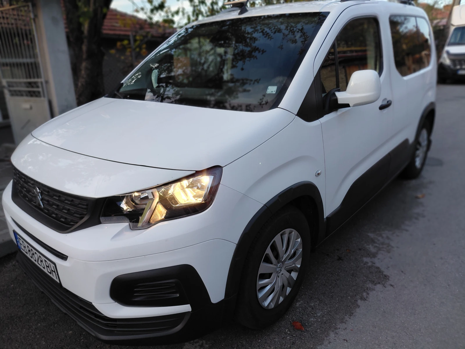 Peugeot Rifter, снимка 2 - Автомобили и джипове - 56735784